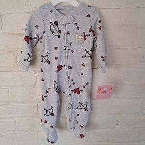 Baby Girl 0-3 Months Valentine's Day PJs Pajamas Grey Red Hearts 2 Way Zipper